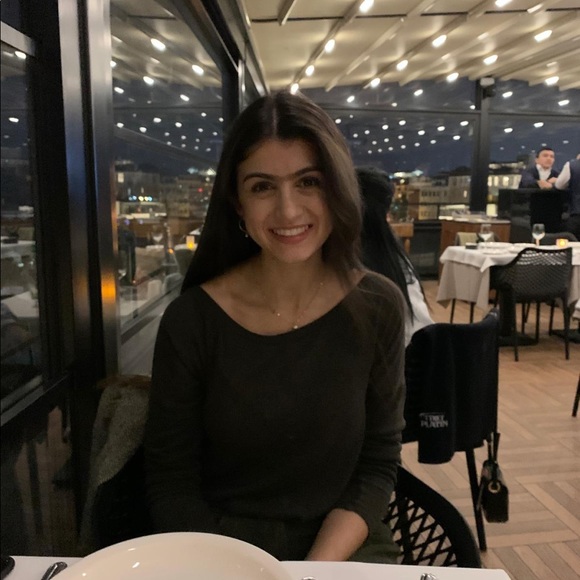 Meet your Posher, Mina - Picture 1 of 4